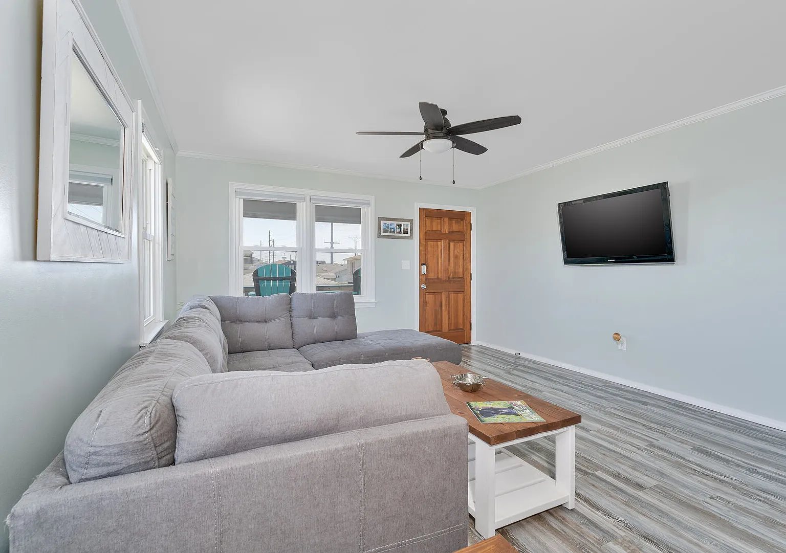 2 bed, 1.5 bath, 896 sqft, $1,950 — Photo 4