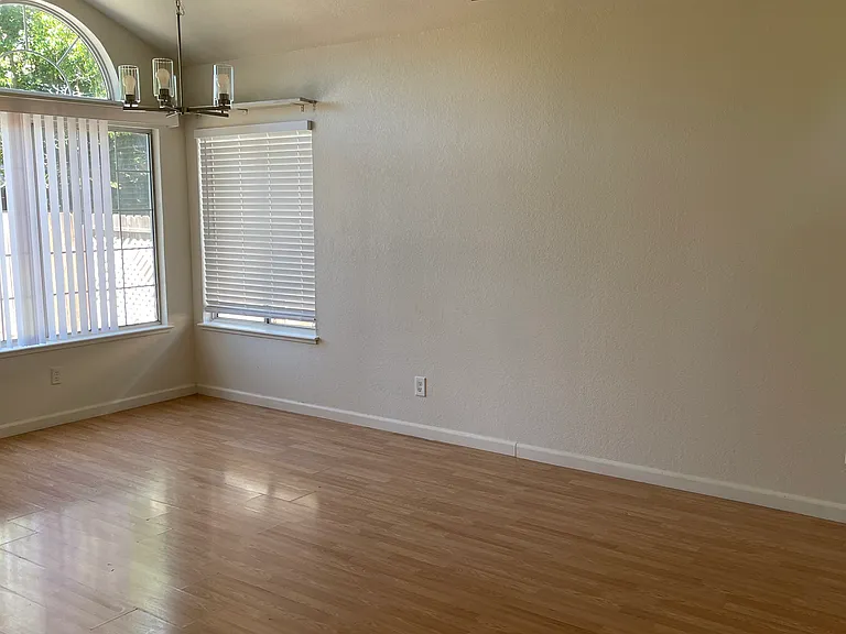 8795 Deer Creek Cir — Photo 21