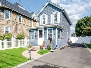 2769 Park Ave, Baldwin, NY 11510
