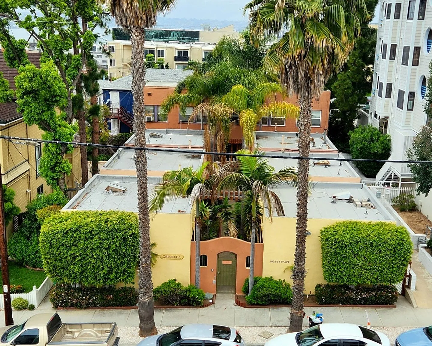 Crevillea Apartments — Photo 1
