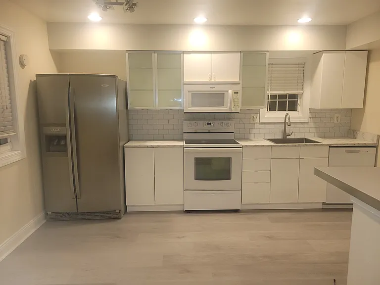 401 Corinthian Ave #2 — Photo 2