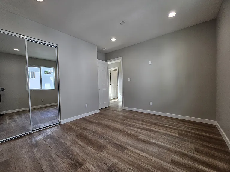 14009 Hubbard St — Photo 7
