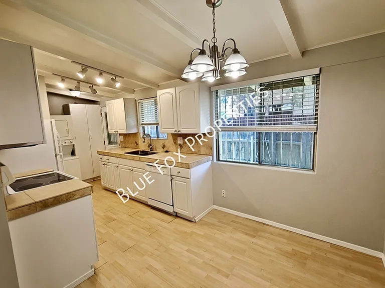 5901 N Oracle Rd #18 — Photo 6