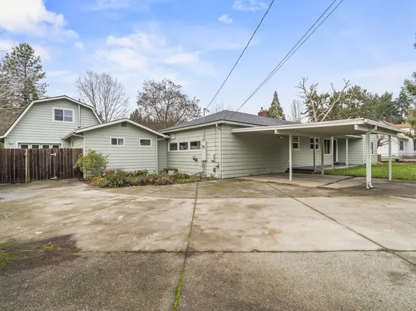 1314 SE Elm Ln, Grants Pass, OR 97526