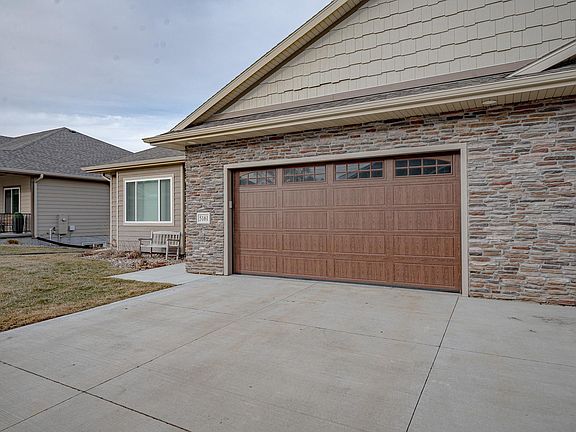 3rd image of 5161 Overlook Ln