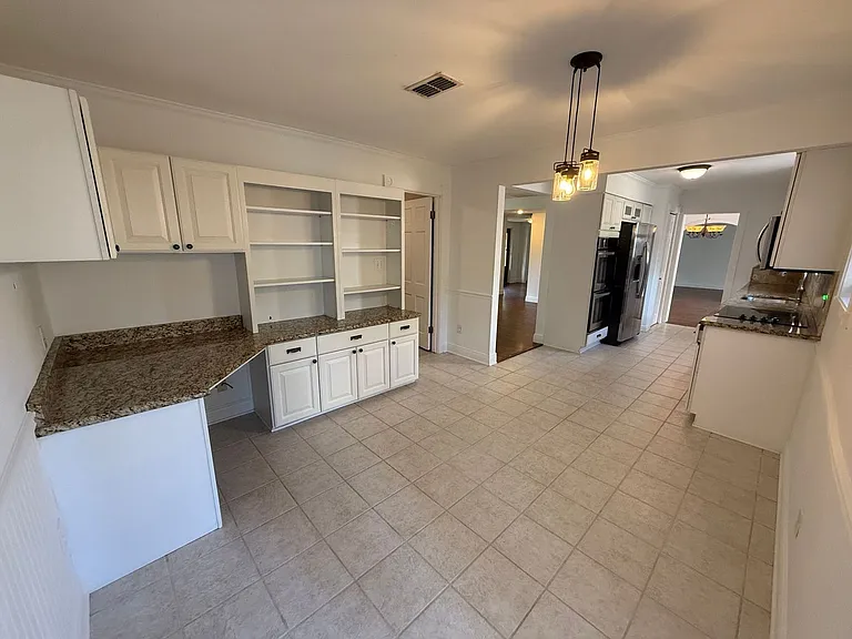 905 Poinciana Dr — Photo 13