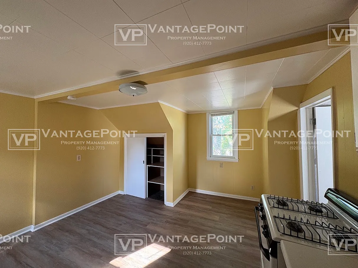 1034 Josephine Street - Upper — Photo 3