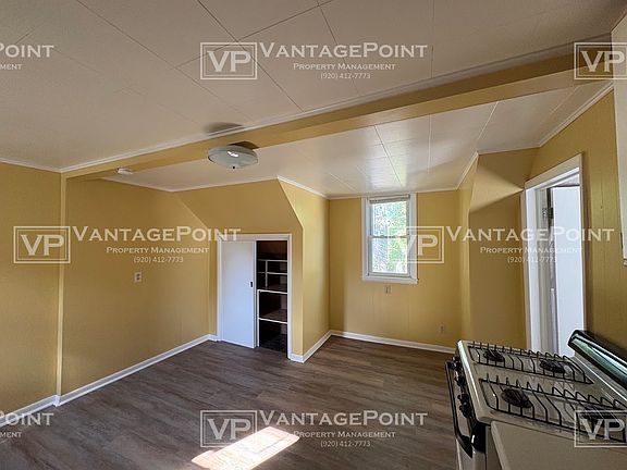 3rd image of 1034 1/2 Josephine St