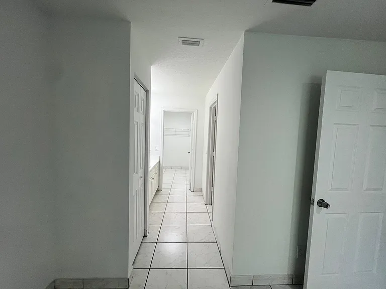 1096 Staghorn St — Photo 21