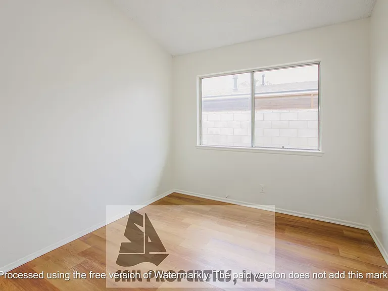 8461 Lomond Dr — Photo 11