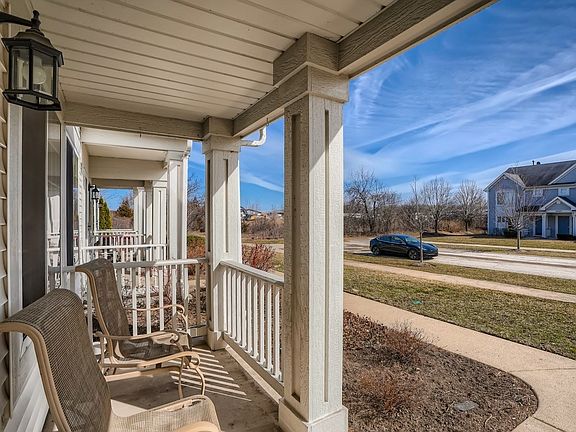 4th image of 39151 N Aberdeen Ln