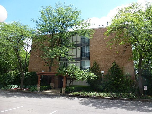 2nd image of 1833 Four Lakes Ave APT 4J
