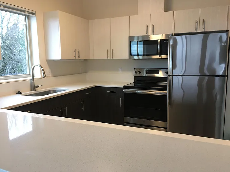 1736 NE 45th Ave #301 — Photo 3