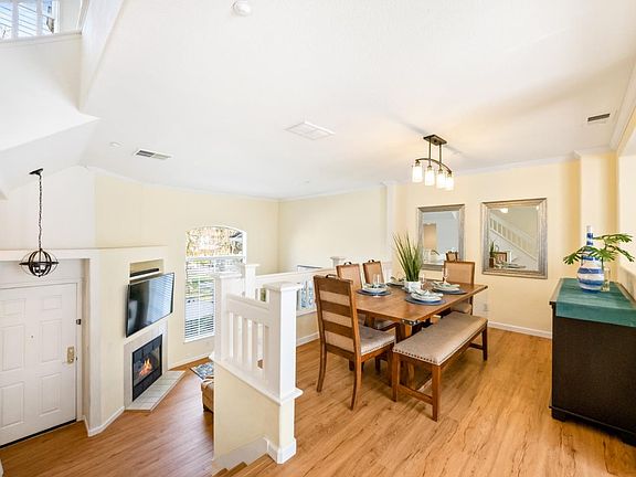 4th image of 955 Costen Ct
