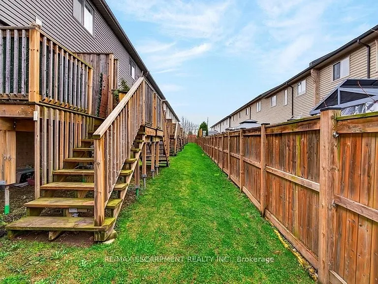 377 Glancaster Rd #16 — Photo 42