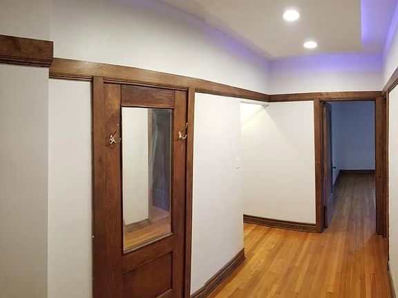 4th image of 1200 W Waveland Ave APT 1