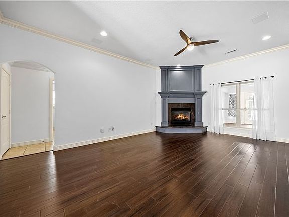 5th image of 251 Essex Way