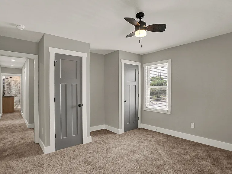 1117 E Naomi St — Photo 13