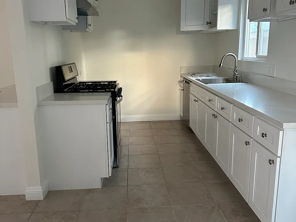 242 W Avenida Palizada #3