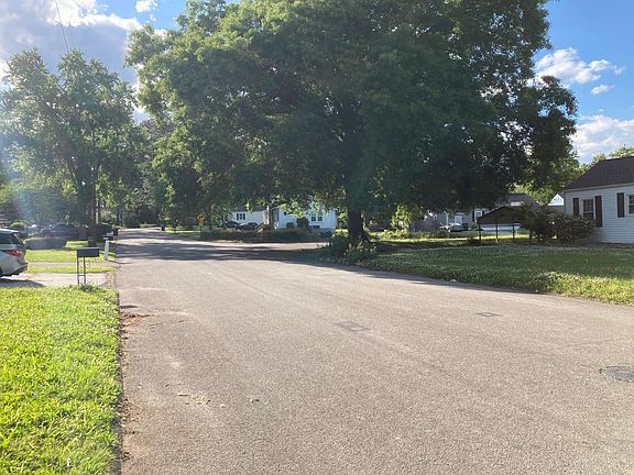 2nd image of 203 Hunt Ave