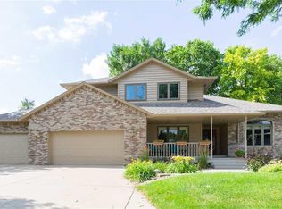 6904 W Sagamore Cir, Sioux Falls, SD 57106