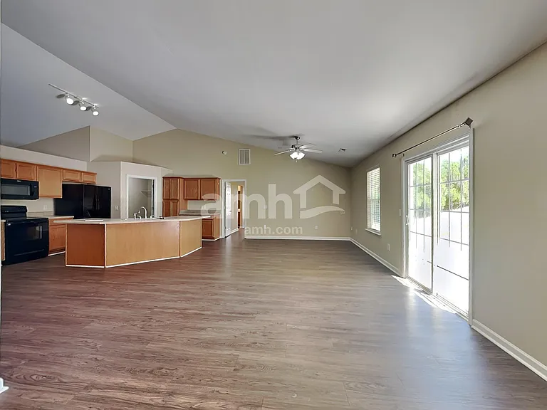 3 Kavanagh Ct — Photo 4