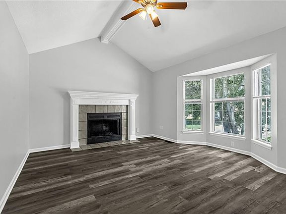 4th image of 1504 NE Auburn Dr