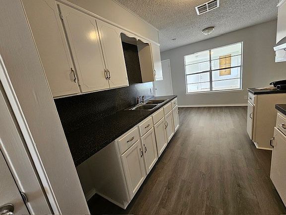 4th image of 1017 Wynne Ave