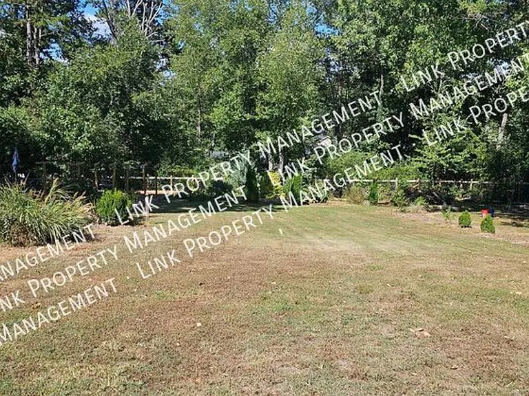 9328 Berkshire Cir — Photo 17