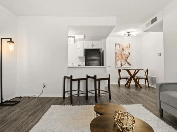 Celeste | 2960 Lake St, Lake Charles, LA