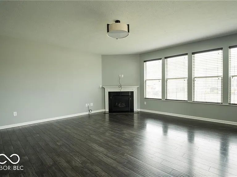 15665 Eastpark Dr — Photo 24