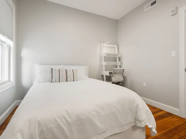 1061 Saratoga St #2, Boston, MA 02128