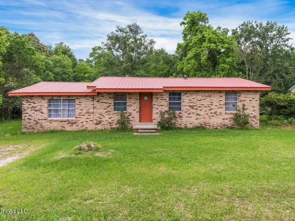 8268 Woolmarket Rd, Biloxi, MS 39532