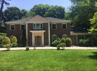 12 Paddington Rd, Scarsdale, NY 10583