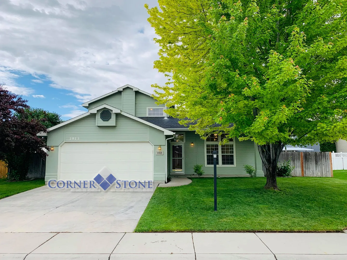 Pet Friendly Home in Nampa! — Photo 1