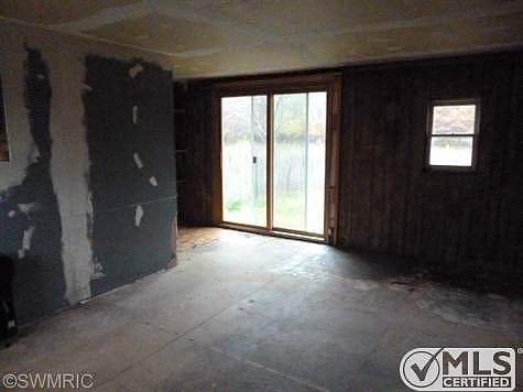 5th image of 621 S Oak Ave