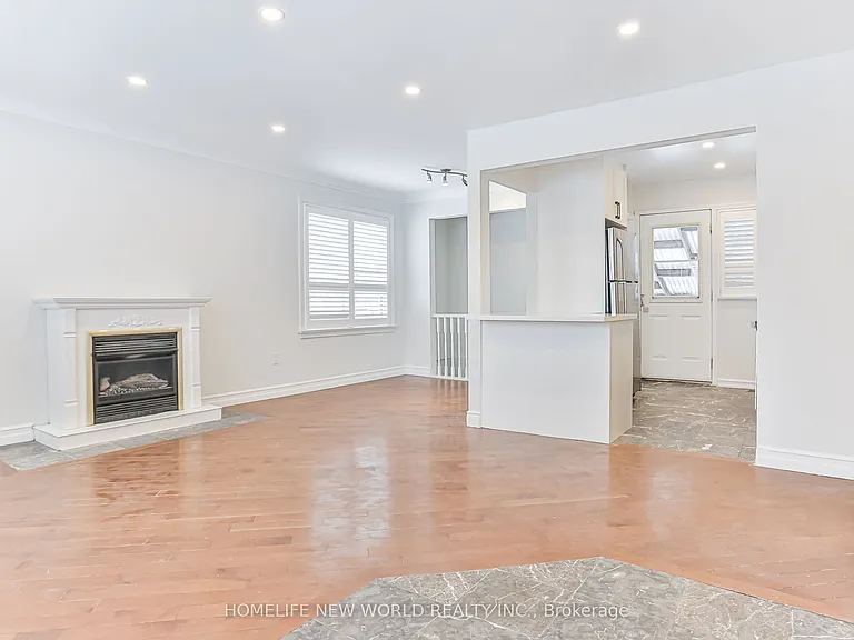 3 Erlesmere Ave — Photo 4