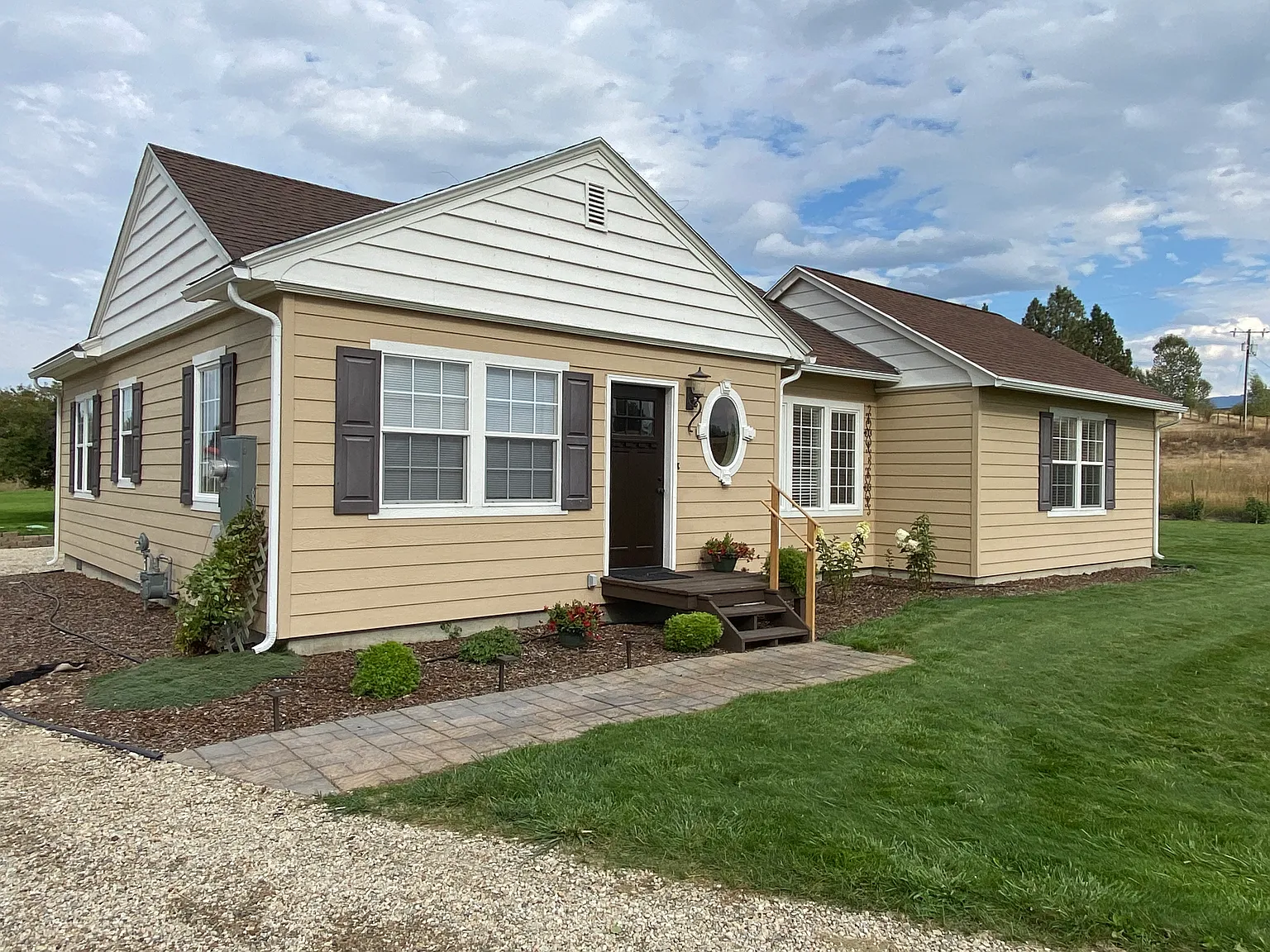 338 Christofferson Ln — Photo 1