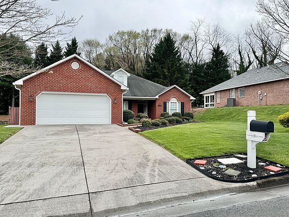 3rd image of 1535 Rosewalk Ln