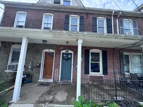 50 South St, Nazareth, PA 18064