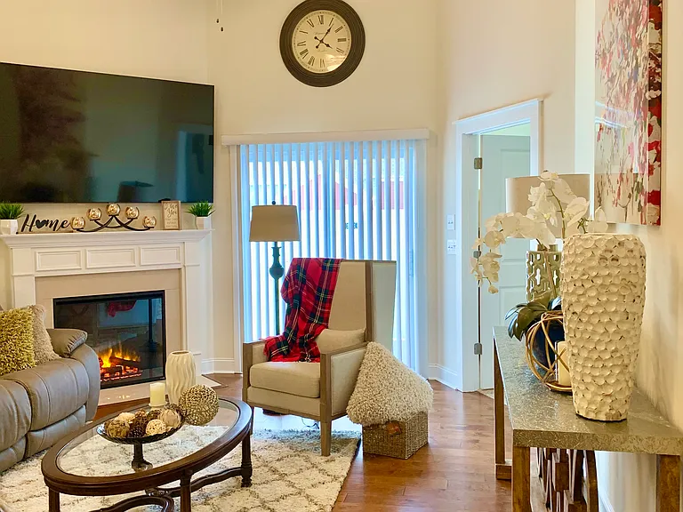1824 Fox Den Way #4 — Photo 1