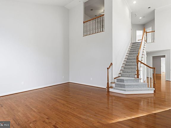 5th image of 15207 Callaway Ct Unit 105
