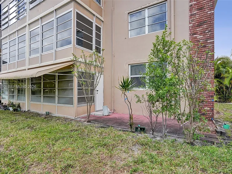 3051 NW 46th Ave #101 — Photo 15