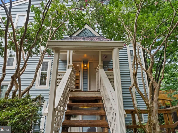 7730 Willow Point Dr #7730, Falls Church, VA 22042