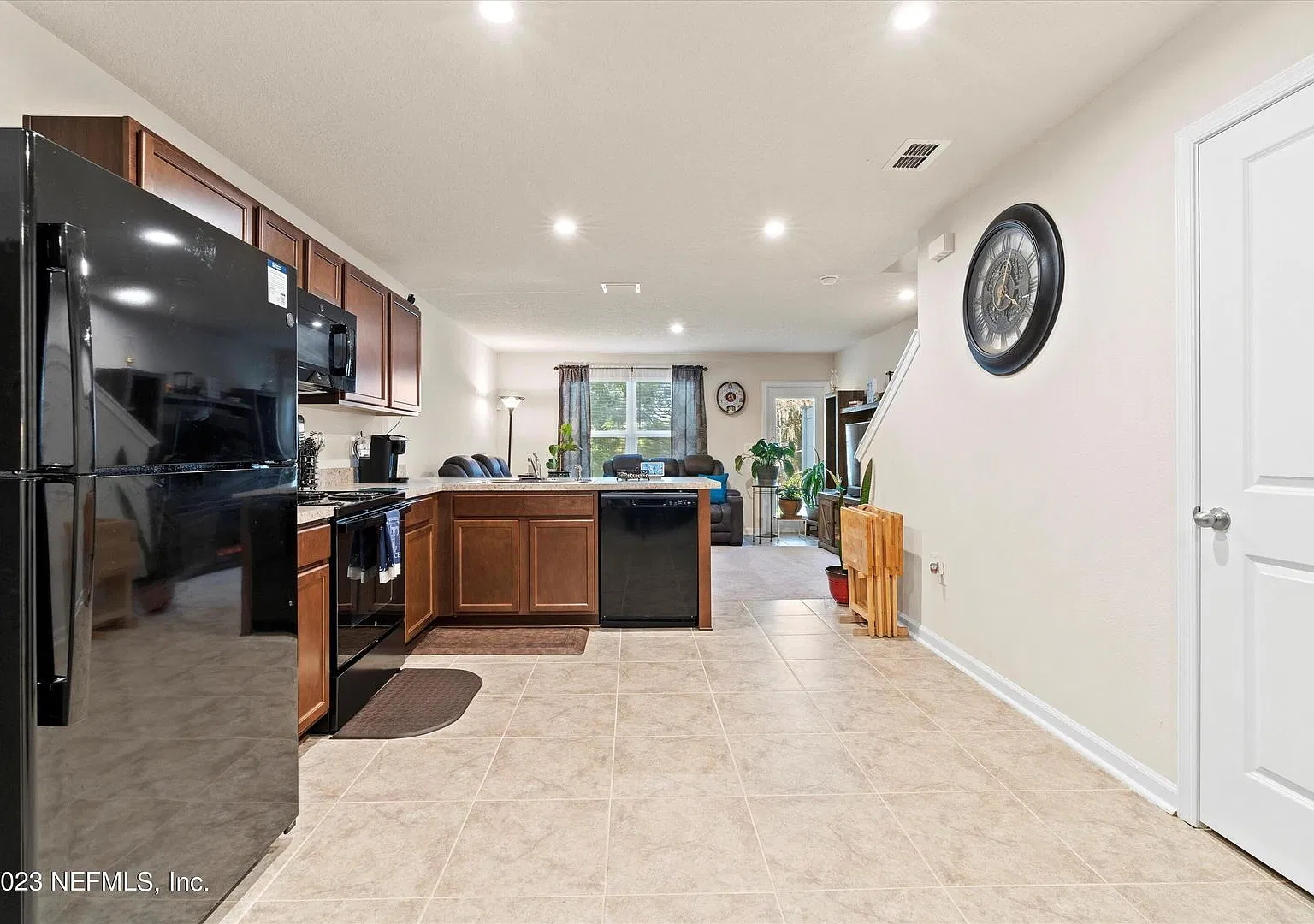 5893 Creekside Crossing — Photo 1