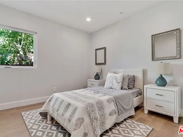 919 Isabel St — Photo 13