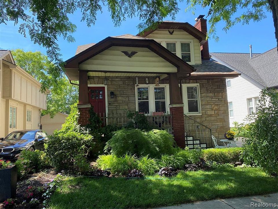 1st image of 774 E Lincoln Ave
