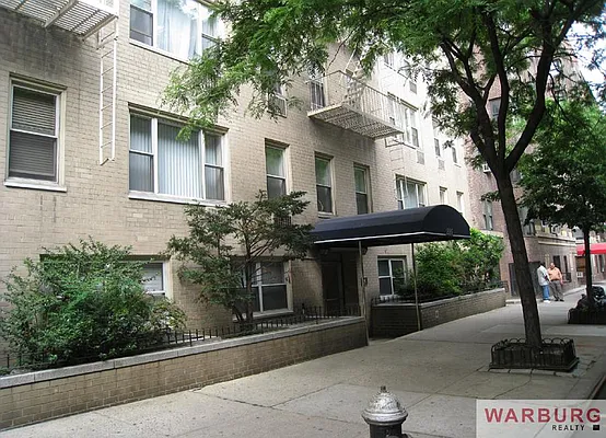 Sold by Warburg | media 22