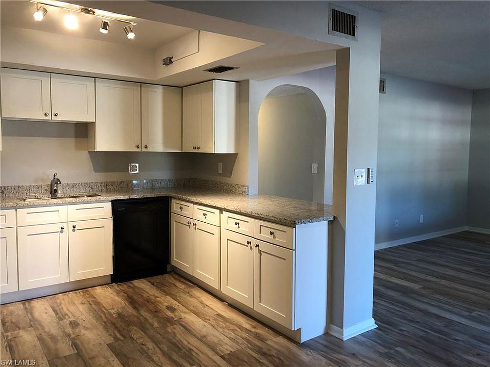 1st image of 639 SE 13th Ave APT 114