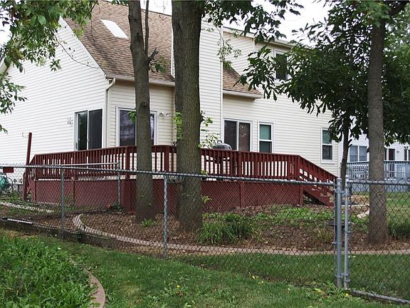 3rd image of 784 Bram Hall Dr